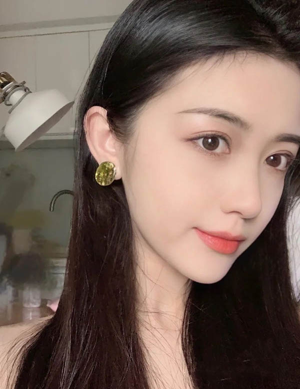 新加坡外围留学生